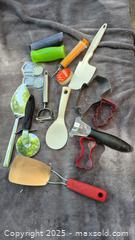 MaxSold Auction: Pampered Chef Air Fryer Deluxe Basket &#38; Assorted Kitchen Utensils for General Use - Coppell (Texas, USA) SELLER MANAGED Downsizing Online Auction - Parker Drive