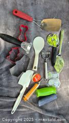 MaxSold Auction: Pampered Chef Air Fryer Deluxe Basket &#38; Assorted Kitchen Utensils for General Use - Coppell (Texas, USA) SELLER MANAGED Downsizing Online Auction - Parker Drive