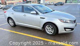 MaxSold Auction: 2013 Kia Optima Silver Automatic — 85,922 km VIN KNAGM4A71D5442975 -  Kitchener (Ontario, Canada) SELLER MANAGED Downsizing Online Auction - Falconridge Drive