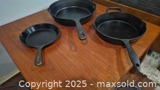 MaxSold Auction: Set of 3 Mixed Size 8/10/12 inch Cast Iron Skillets and Frying Pans - Kingston (Ontario, Canada) SELLER MANAGED Downsizing Online Auction - Canniff Place