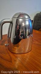 MaxSold Auction: SMEG Polished Stainless Steel Contemporary Kettle - Kingston (Ontario, Canada) SELLER MANAGED Downsizing Online Auction - Canniff Place