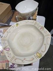 MaxSold Auction: 2 piece boxed servingware in original gift boxes. New old stock.  - Toronto (Ontario, Canada) SELLER MANAGED Downsizing Online Auction - Carlingview Drive