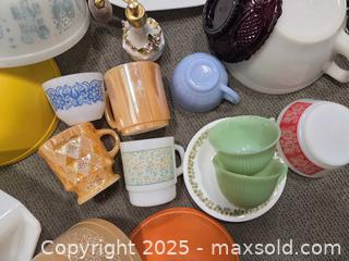 MaxSold Auction: DECOR / Craft use ONLY As is vintage pyrex and fire-king - Toronto (Ontario, Canada) SELLER MANAGED Downsizing Online Auction - Carlingview Drive