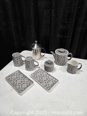 MaxSold Auction: Modern ceramic coffee / tea and snack lot. - Toronto (Ontario, Canada) SELLER MANAGED Downsizing Online Auction - Carlingview Drive