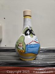 MaxSold Auction: Modern sealing oil bottle plus vintage kitchen spare parts - Toronto (Ontario, Canada) SELLER MANAGED Downsizing Online Auction - Carlingview Drive