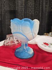 MaxSold Auction: Moon and stars glassware collection  - Toronto (Ontario, Canada) SELLER MANAGED Downsizing Online Auction - Carlingview Drive