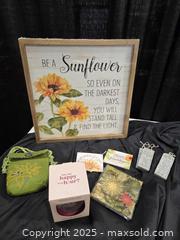 MaxSold Auction: Sunflower &#38; Decor Lot - Toronto (Ontario, Canada) SELLER MANAGED Downsizing Online Auction - Carlingview Drive