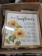 MaxSold Auction: Sunflower &#38; Decor Lot - Toronto (Ontario, Canada) SELLER MANAGED Downsizing Online Auction - Carlingview Drive