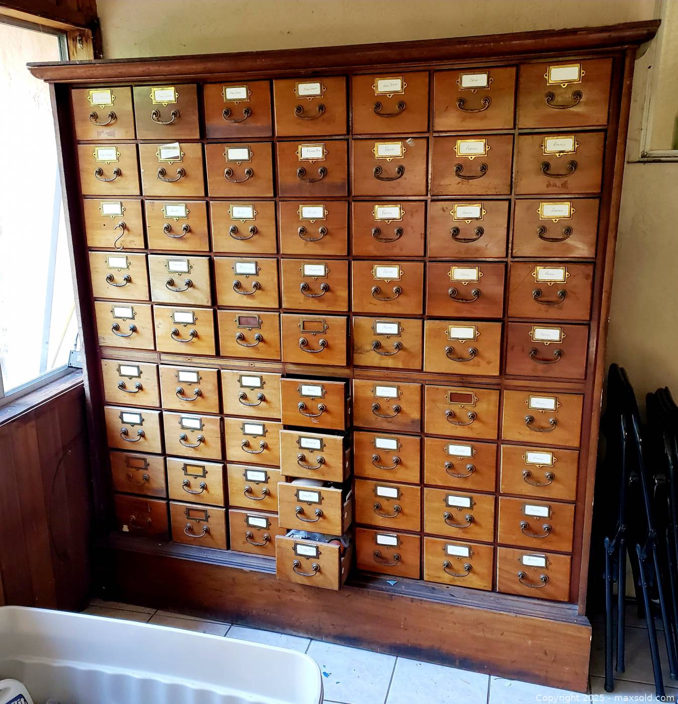 Antique Card Catalog Fremont (California, USA) PARTNER MANAGED Estate