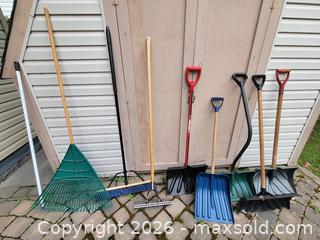 MaxSold Auction: Lot of 7 Garden Rakes, Push Broom and Snow Shovels - Ottawa (Ontario, Canada) PARTNER MANAGED Estate Online Auction - Thorncliff Place