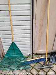 MaxSold Auction: Lot of 7 Garden Rakes, Push Broom and Snow Shovels - Ottawa (Ontario, Canada) PARTNER MANAGED Estate Online Auction - Thorncliff Place