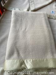 MaxSold Auction: Pair of 100% Pure Virgin Wool Blankets - Toronto (Ontario, Canada) SELLER MANAGED Downsizing Online Auction - Lamb Avenue