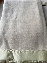 MaxSold Auction: Pair of 100% Pure Virgin Wool Blankets - Toronto (Ontario, Canada) SELLER MANAGED Downsizing Online Auction - Lamb Avenue