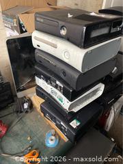 MaxSold Auction: 8 Xbox 360 - Hamilton (Ontario, Canada) SELLER MANAGED Reseller Online Auction - Beach Road