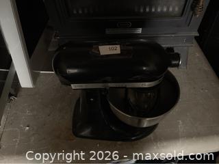 MaxSold Auction: Kitchenaid Mixer - Hamilton (Ontario, Canada) SELLER MANAGED Reseller Online Auction - Beach Road