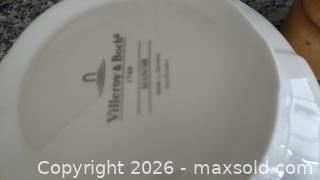 MaxSold Auction: Bowls and Souffle Dishes - Ottawa (Ontario, Canada) SELLER MANAGED Estate Sale Online Auction - Landry Street (CONDO)                  