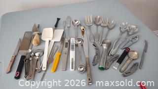 MaxSold Auction: Kitchen Utensils - Ottawa (Ontario, Canada) SELLER MANAGED Estate Sale Online Auction - Landry Street (CONDO)                  