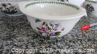 MaxSold Auction: Stacking 4 Bowl Set Botanic Theme - Ottawa (Ontario, Canada) SELLER MANAGED Estate Sale Online Auction - Landry Street (CONDO)                  