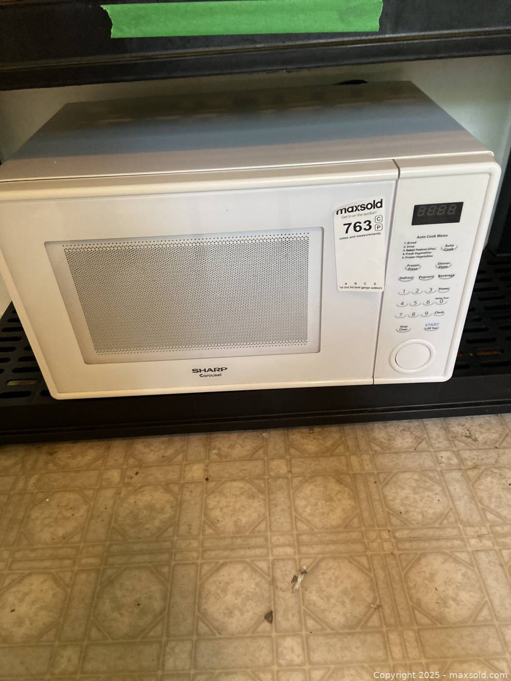 Sharp R-309YW Microwave with Turntable | Camden East (Ontario, Canada ...