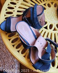 MaxSold Auction: FUN, MIXED LOT. - Victoria (British Columbia, Canada) SELLER MANAGED Downsizing Online Auction - Fair Street