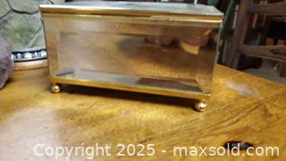 MaxSold Auction: Amethyst Cluster with Glass Jars, Beveled Jewelry &#38; Trinket Boxes 5B - Ottawa (Ontario, Canada) PARTNER MANAGED Downsizing Online Auction - Garfield Avenue