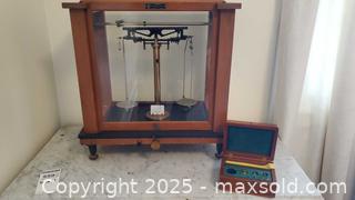 MaxSold Auction: Antique Canadian Lab Supplies Analytical Beam Balance in Glass Draft Case A - Ottawa (Ontario, Canada) PARTNER MANAGED Downsizing Online Auction - Garfield Avenue