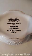 MaxSold Auction: Assorted Ceramic &#38; Glass Kitchenware Lot B - Ottawa (Ontario, Canada) PARTNER MANAGED Downsizing Online Auction - Garfield Avenue