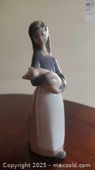 MaxSold Auction: Lladró Pair of Female Porcelain Figurines A - Ottawa (Ontario, Canada) PARTNER MANAGED Downsizing Online Auction - Garfield Avenue