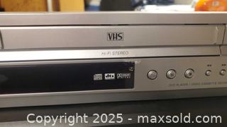 MaxSold Auction: Lot: DVD/VHS Combo &#38; DVD Player — Sony &#38; Hitachi (2 pcs) B - Ottawa (Ontario, Canada) PARTNER MANAGED Downsizing Online Auction - Garfield Avenue