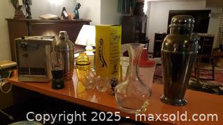 MaxSold Auction: Mixed Barware &#38; Vintage Rival Can Opener/Ice Crusher B - Ottawa (Ontario, Canada) PARTNER MANAGED Downsizing Online Auction - Garfield Avenue