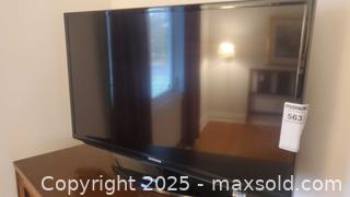 MaxSold Auction: Samsung 32-inch TV - Ottawa (Ontario, Canada) PARTNER MANAGED Downsizing Online Auction - Garfield Avenue