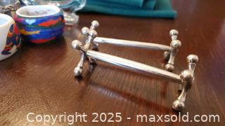 MaxSold Auction: Sterling, Ceramic, Glass Napkin Rings + Cloth Napkins A - Ottawa (Ontario, Canada) PARTNER MANAGED Downsizing Online Auction - Garfield Avenue
