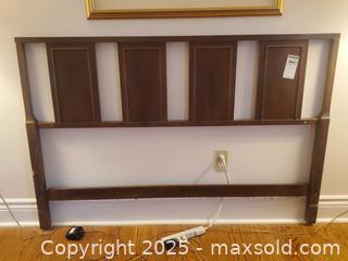 MaxSold Auction: Wooden Panel Headboard, Medium/Dark Brown, B - Ottawa (Ontario, Canada) PARTNER MANAGED Downsizing Online Auction - Garfield Avenue