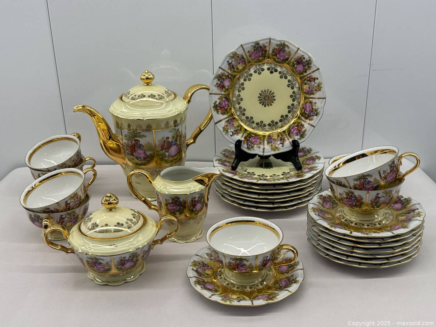 Vintage Hutschenreuther Selb Bavaria Porcelain Love Story Tea Set for 8 ...