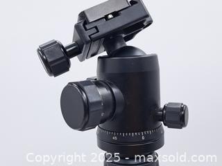 MaxSold Auction: MeFOTO C2350 Carbon Fiber Tripod - Burnside (British Columbia, Canada) PARTNER MANAGED Estate Sale Online Auction - Hillside Avenue