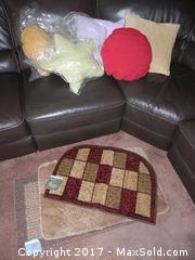 Small Accent Rugs And Throw Pillows - A